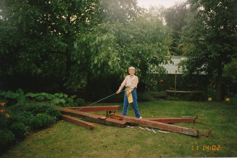 gIMG_0006.jpg - Rober viser hvor stærk han er. -- Rober shows how strong he is.