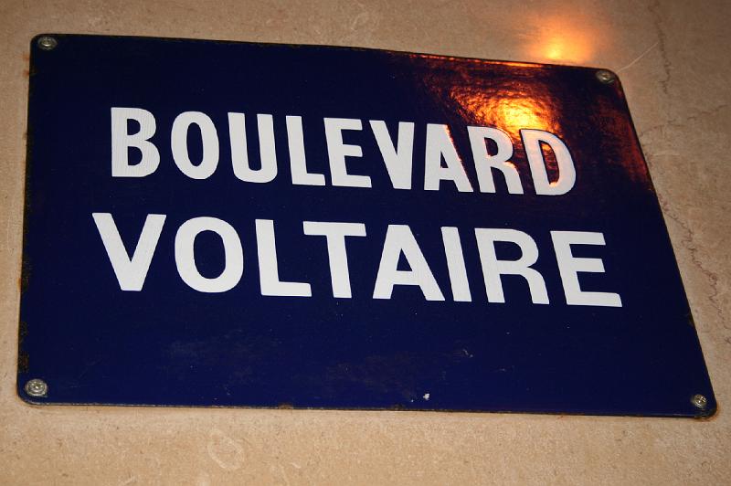 IMG_0127.jpg - Boulevard Volaire er navngivet efter en kendt Fransk filosoffer fra tiden før revolutionen. En stor forkæmper for ytringsfrihed og menneskerettigheder. -- Boulevard Volaire named after a well-known French philosopher before the revolt. A big advocate of freedom of 
expression and human rights